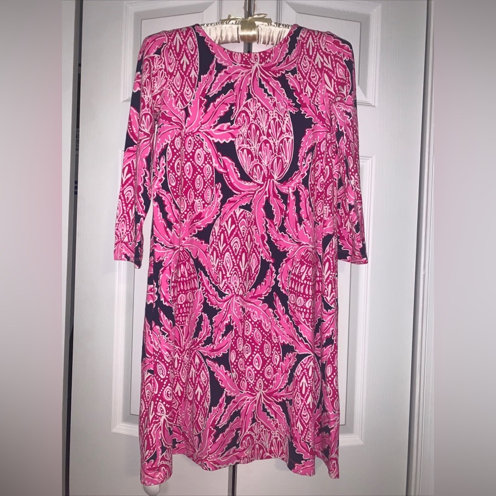 Lilly Pulitzer 
Dress Navy/ Pink 3/4 Sleeve XS Rayon/ Spandex